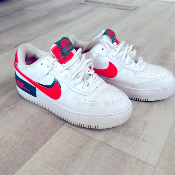 Woman Nike Air Force 1 Shadow 'White Solar Red' DB3902-100 - Picture 2 of 6
